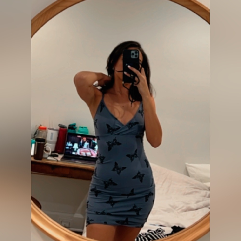 Short blue dress